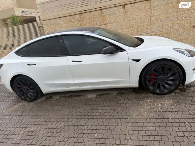 מודעת רכב טסלה מודל 3