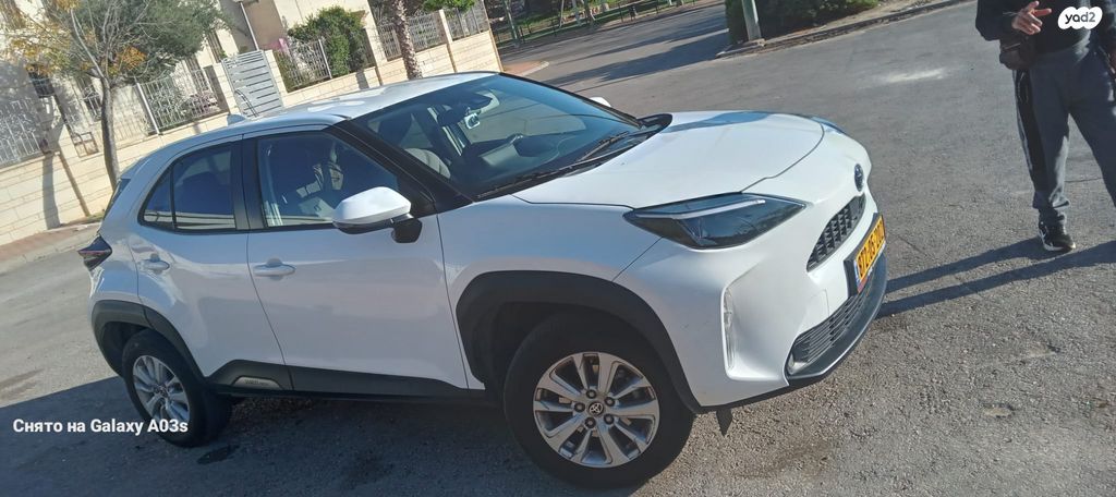 מודעת רכב טויוטה יאריס קרוס