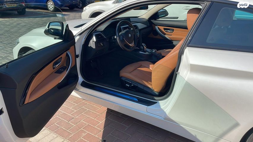 מודעת רכב ב מ וו סדרה 4