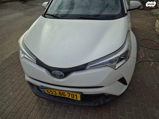 מודעת רכב טויוטה C-HR