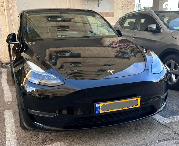 מודעת רכב טסלה מודל Y