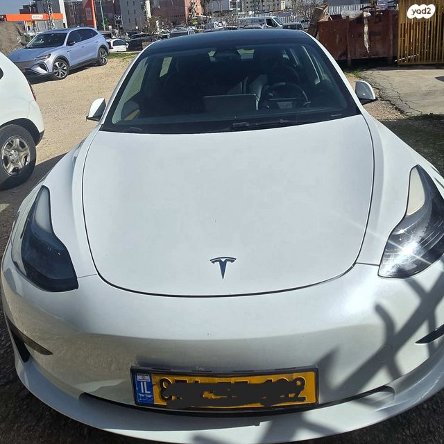מודעת רכב טסלה מודל 3