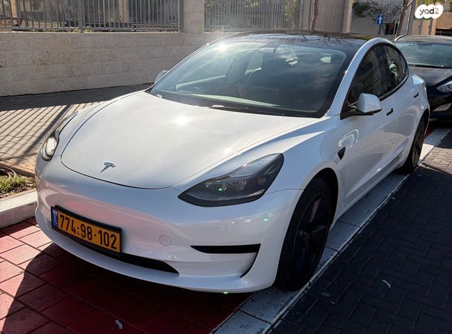 מודעת רכב טסלה מודל 3