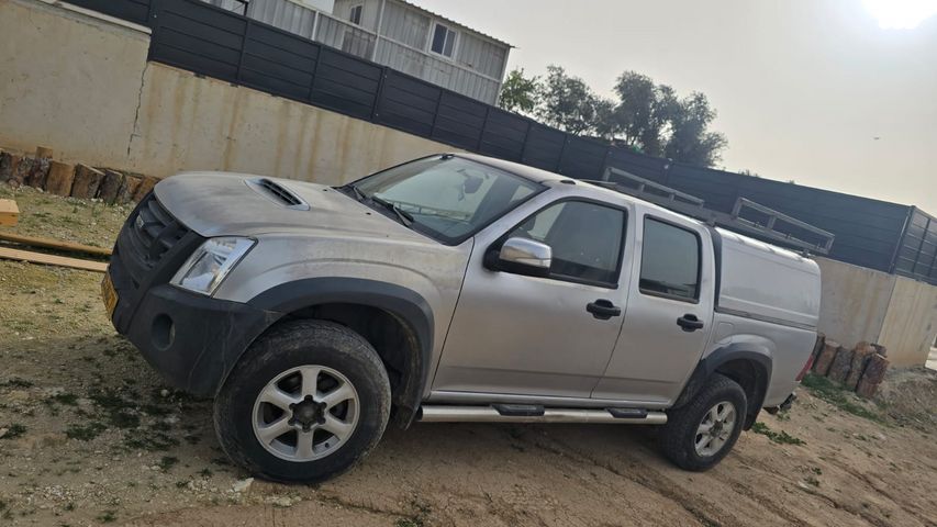 מודעת רכב איסוזו די-מקס