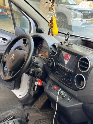 מודעת רכב סיטרואן ברלינגו 