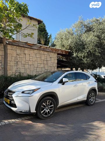 מודעת רכב לקסוס NX