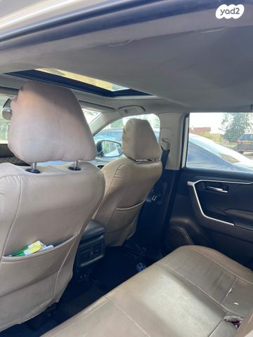 מודעת רכב טויוטה RAV4