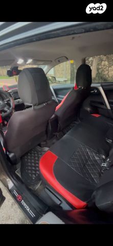 מודעת רכב טויוטה RAV4