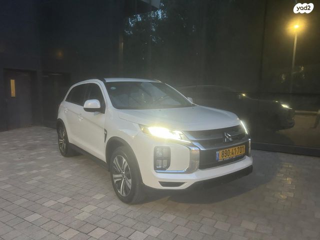 מודעת רכב מיצובישי ASX