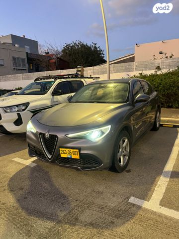 מודעת רכב אלפא רומיאו סטלביו