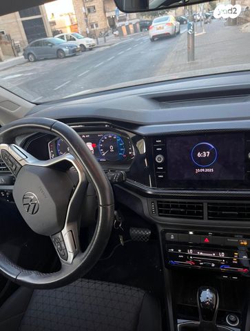 מודעת רכב פולקסווגן T-קרוס