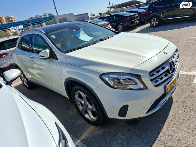מודעת רכב מרצדס-בנץ GLA