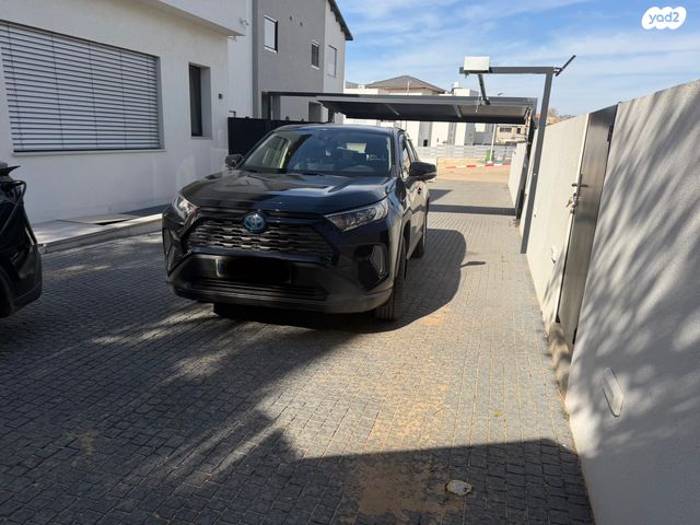 מודעת רכב טויוטה RAV4