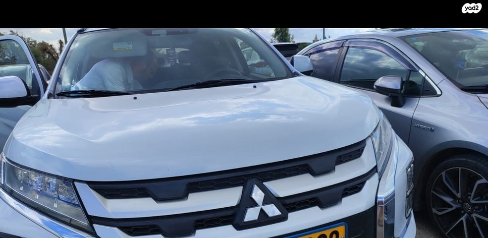 מודעת רכב מיצובישי ASX