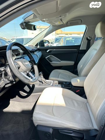 מודעת רכב אאודי Q3 2