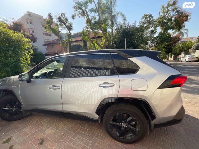 מודעת רכב טויוטה RAV4