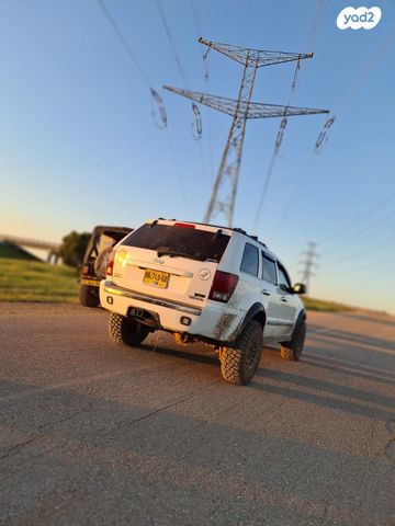 מודעת רכב ג'יפ גרנד צ'ירוקי