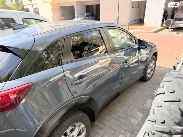 מודעת רכב מאזדה CX-3