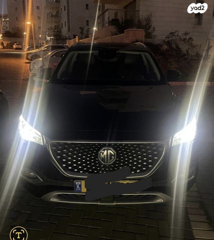 מודעת רכב אם ג'י EHS PHEV