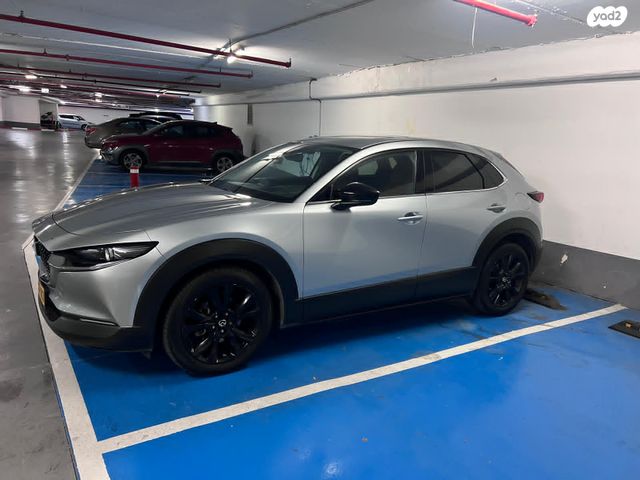 מודעת רכב מאזדה CX-30