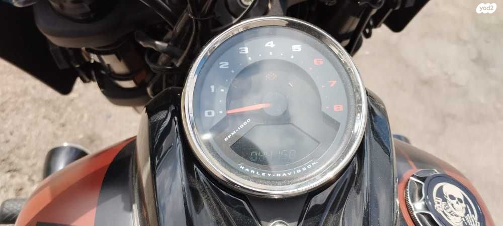 מודעת רכב הרלי דיווידסון פאט בוב 114