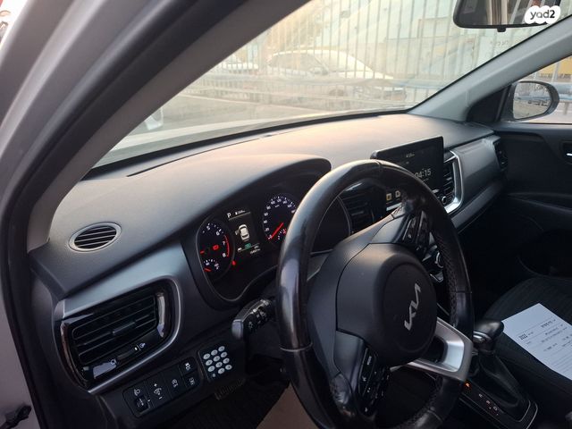 מודעת רכב קיה סטוניק 1