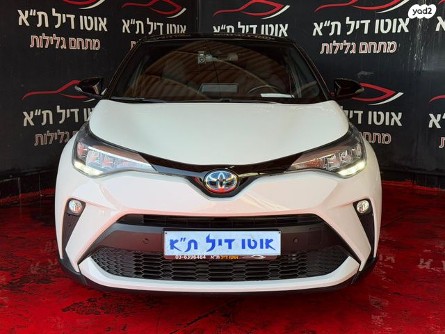 מודעת רכב טויוטה C-HR