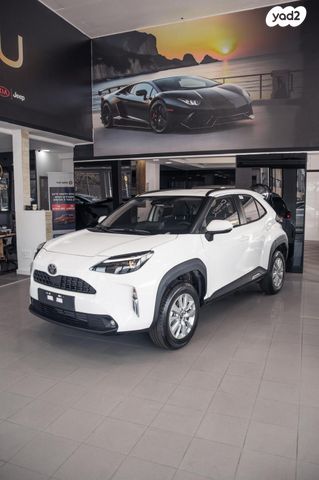 מודעת רכב טויוטה יאריס קרוס