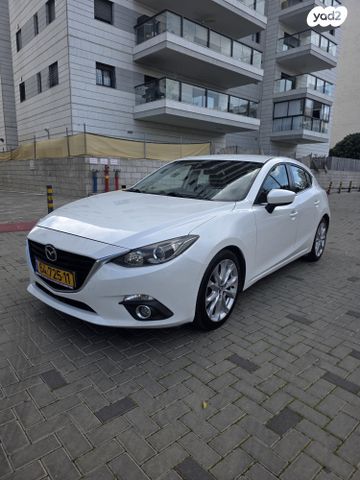 מודעת רכב מאזדה 3