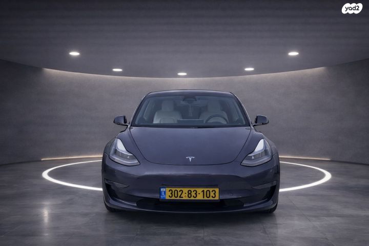 מודעת רכב טסלה מודל 3