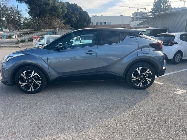מודעת רכב טויוטה C-HR