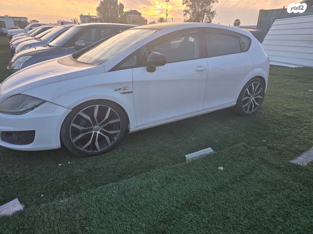מודעת רכב סיאט לאון
