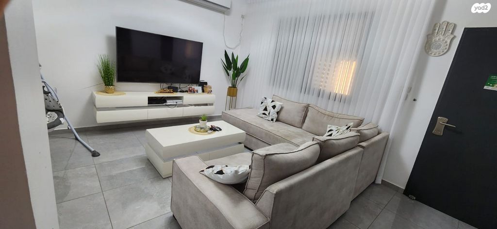 הרב עוזיאל 14