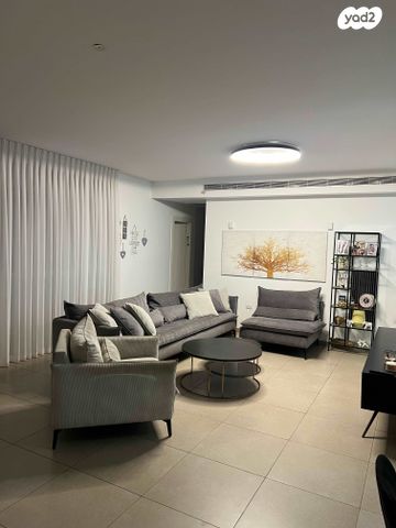 עוזי נרקיס 5