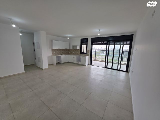 לאה גולדברג 14