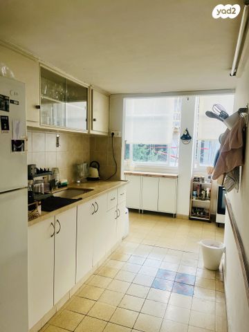 אבן גבירול 150