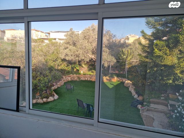 קיבוץ גלויות 9