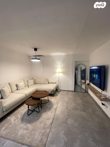 שועלי שמשון 4