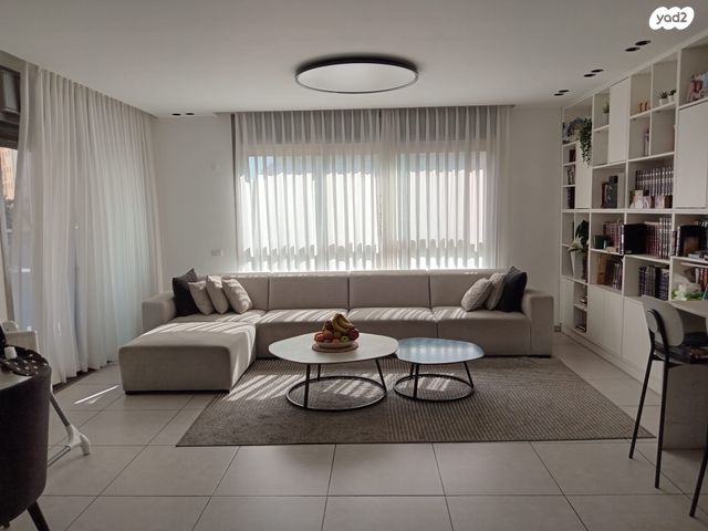 שושנה דמארי 4