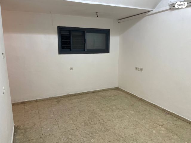 א.ד. גורדון 16