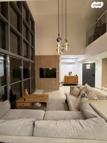 האבות, שחמון, רובע 10