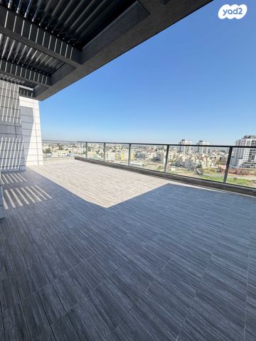 הרב מרדכי אליהו 