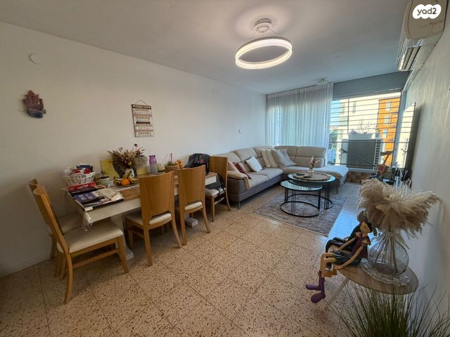 דרך משה דיין 61