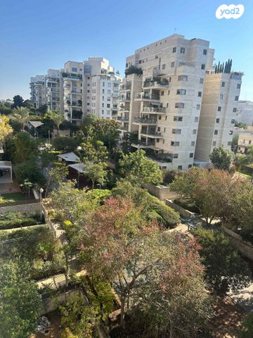 דירה, רמת השרון