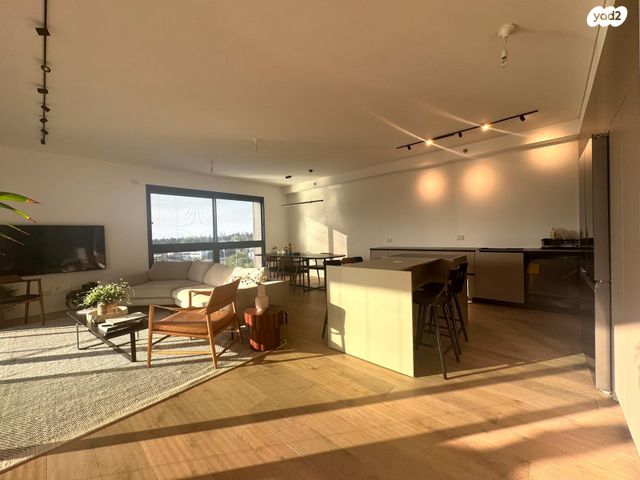 נאות אפקה ב'