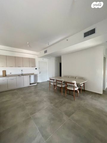 מודעת נכס, דרך שלמה, גבעת הרצל, אזור המלאכה יפו, תל אביב יפו