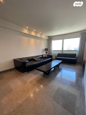 ניסים אלוני 