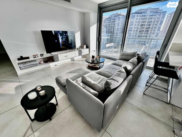 אזורי חן, גימל החדשה