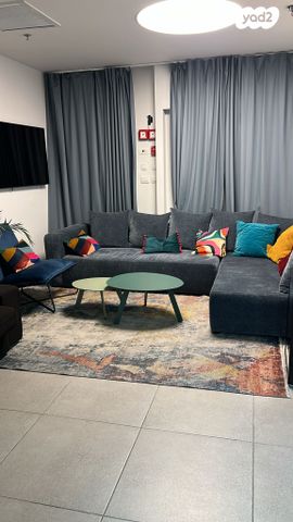 יגאל אלון 94