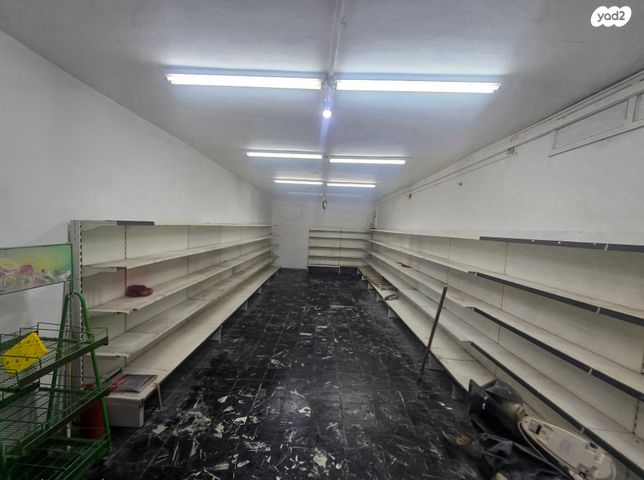 חנויות/ שטח מסחרי